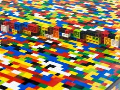 Legos regressam à vila com novidades e aficcionados de sete países