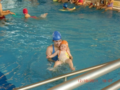 Autarquia pondera abertura de terceiro turno para iniciação à natação para bebés