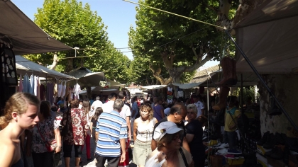 Executivo sorteia mais 14 lugares para feira semanal