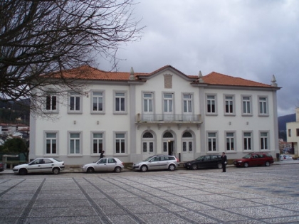 Orçamento para 2013 é “ligeiramente superior” com aposta no investimento financiado