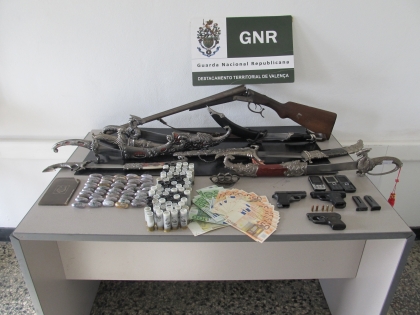GNR deteve três homens e apreendeu armas numa operação em Valença