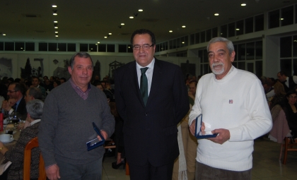 Autarquia distinguiu quatro funcionários aposentados em 2013