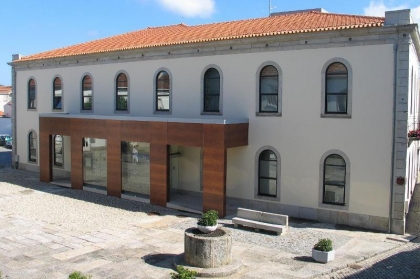 Ligação à nova rede de saneamento na zona da Praia da Gelfa com 50% de redução