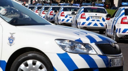 Carro colidiu com viatura da PSP