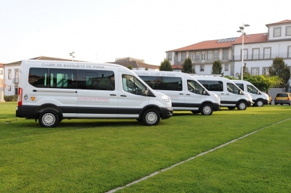 Viana: Município entregou carrinhas para clubes desportivos